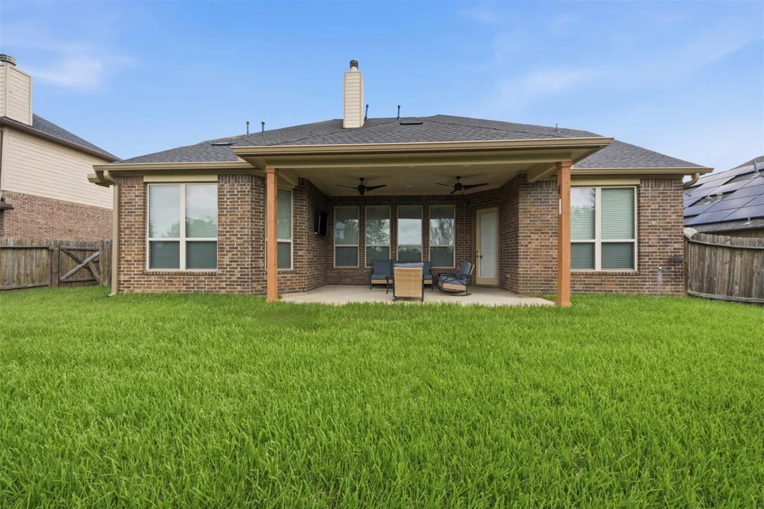 Photo of 15823 Pine Country Boulevard