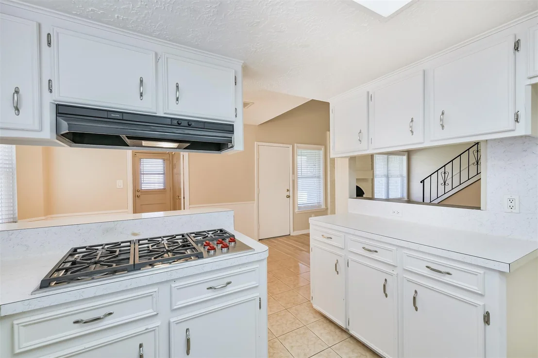 Photo of 9314 Roos Road