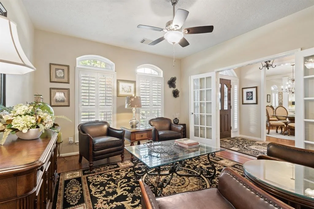 Photo of 16526 Avenfield Road