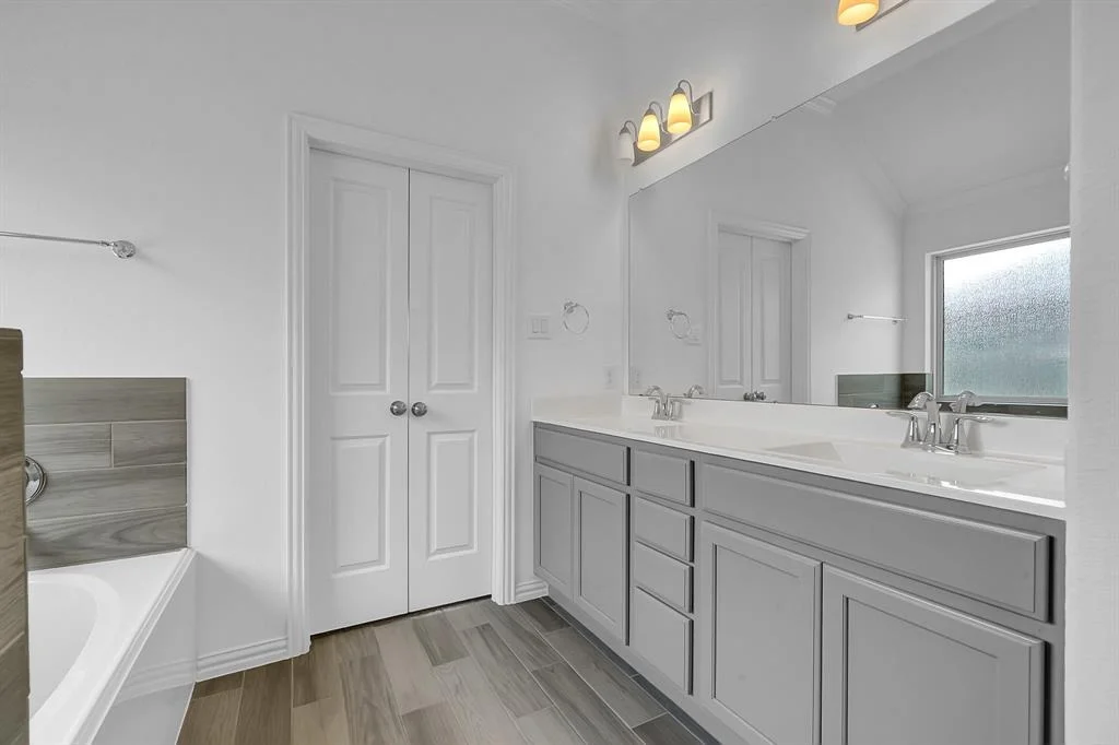 Photo of 3515 Crescent Vista Drive