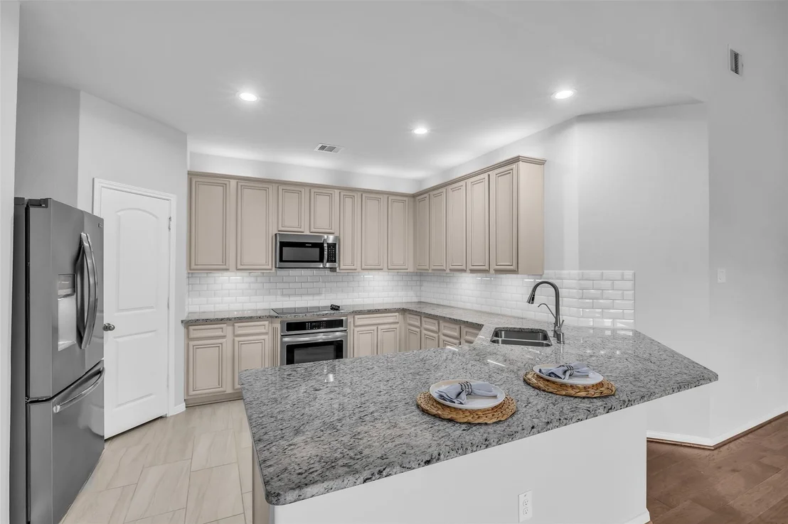 Photo of 9199 White Tail Drive