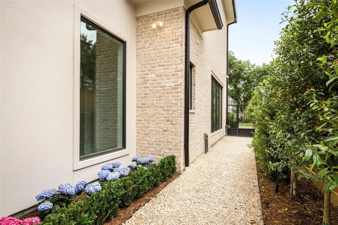 Photo of 4006 Overbrook Lane