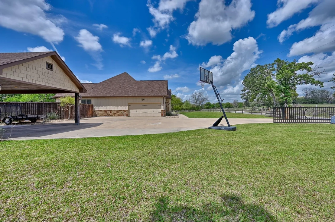 Photo of 2245 Strangmeier Road