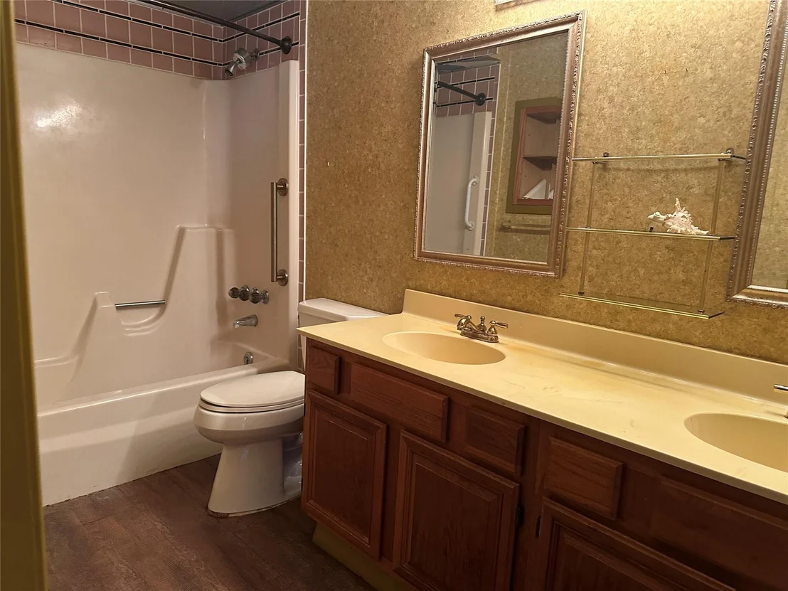 Photo of 46 Westwood Drive E