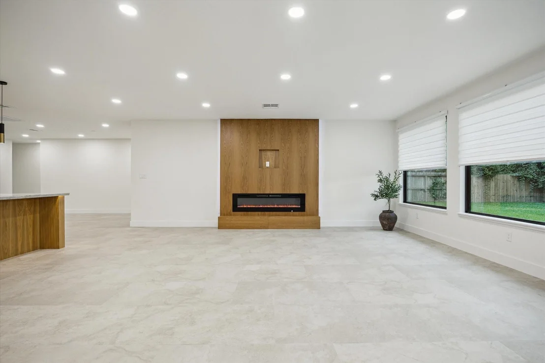 Photo of 1423 Mapleton Drive