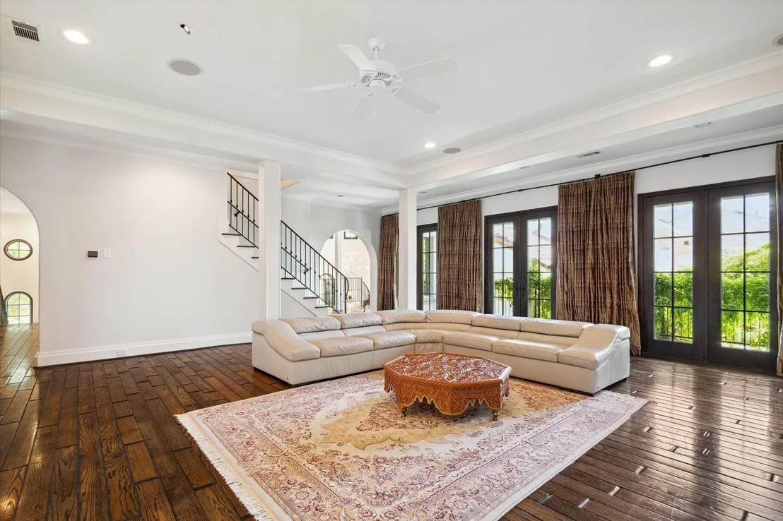 Photo of 5556 Lynbrook Drive