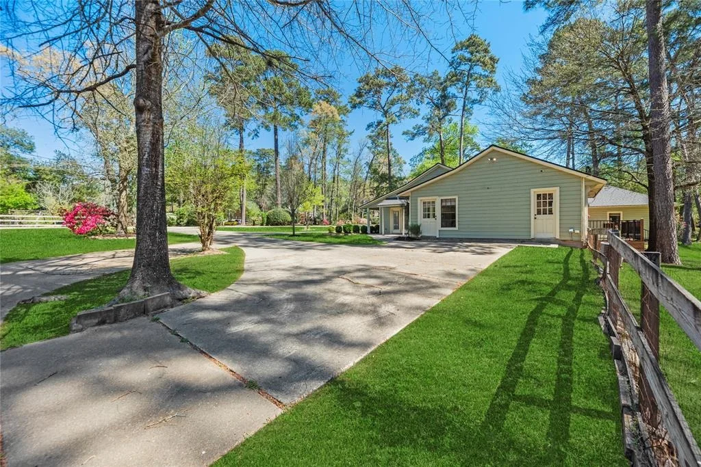 Photo of 23202 Rosewood Trail