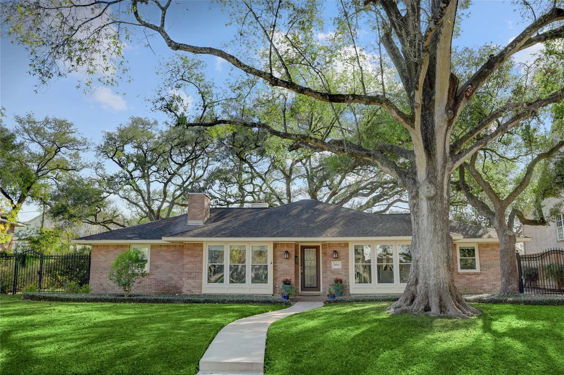 Photo of 3813 Linkview Drive