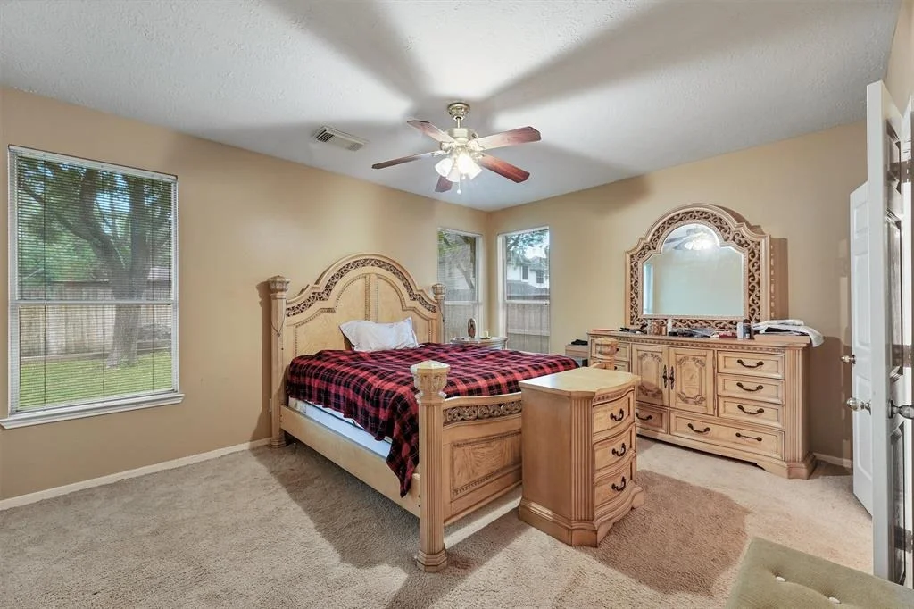 Photo of 9911 Goldenglade Drive