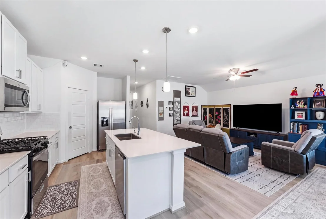 Photo of 16221 Parish Pointe Ct