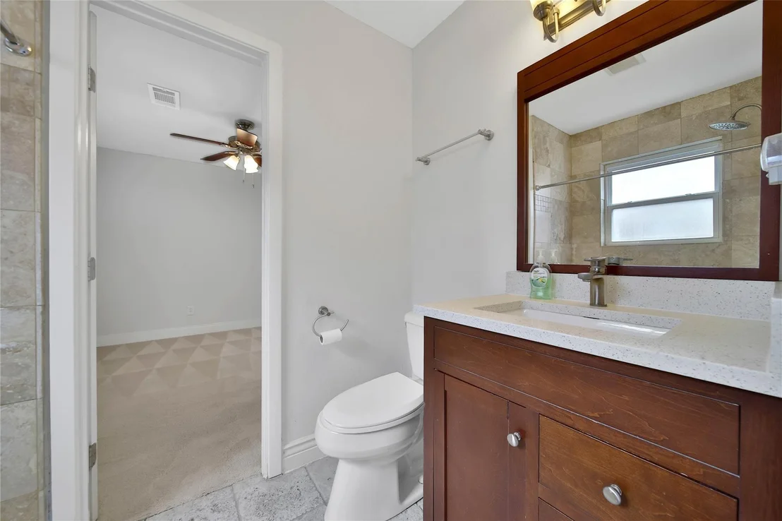 Photo of 995 Curtin Street