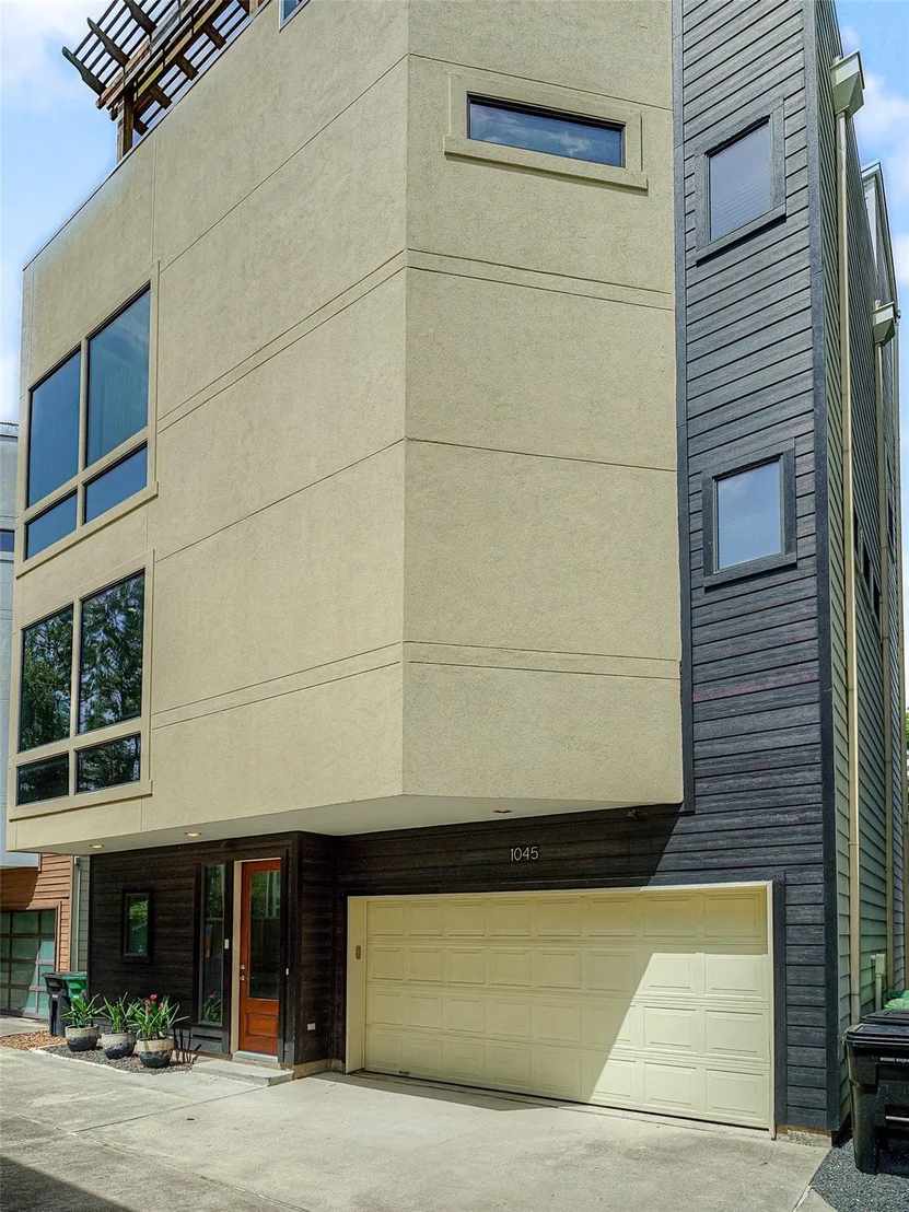 Photo of 1045 Voight Street