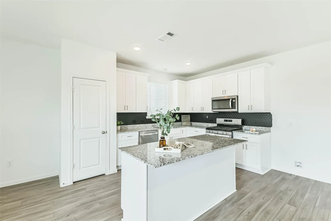 Photo of 25631 Balsamroot Drive