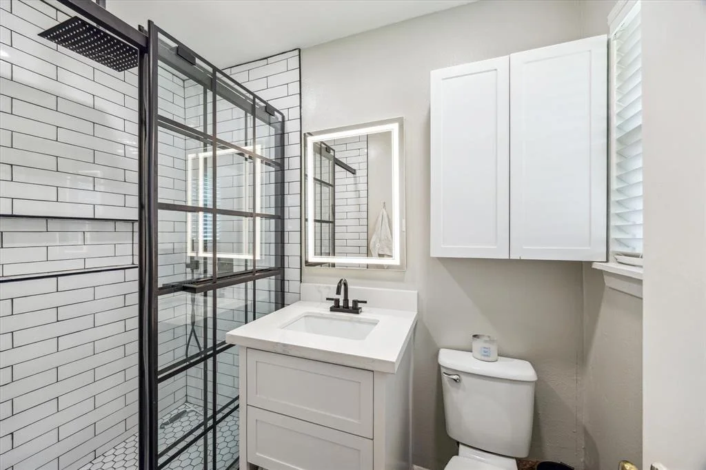 Photo of 2319 Lazybrook Drive