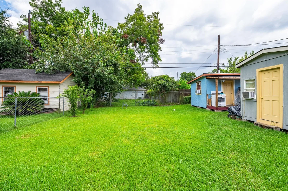 Photo of 4937 Bataan Road