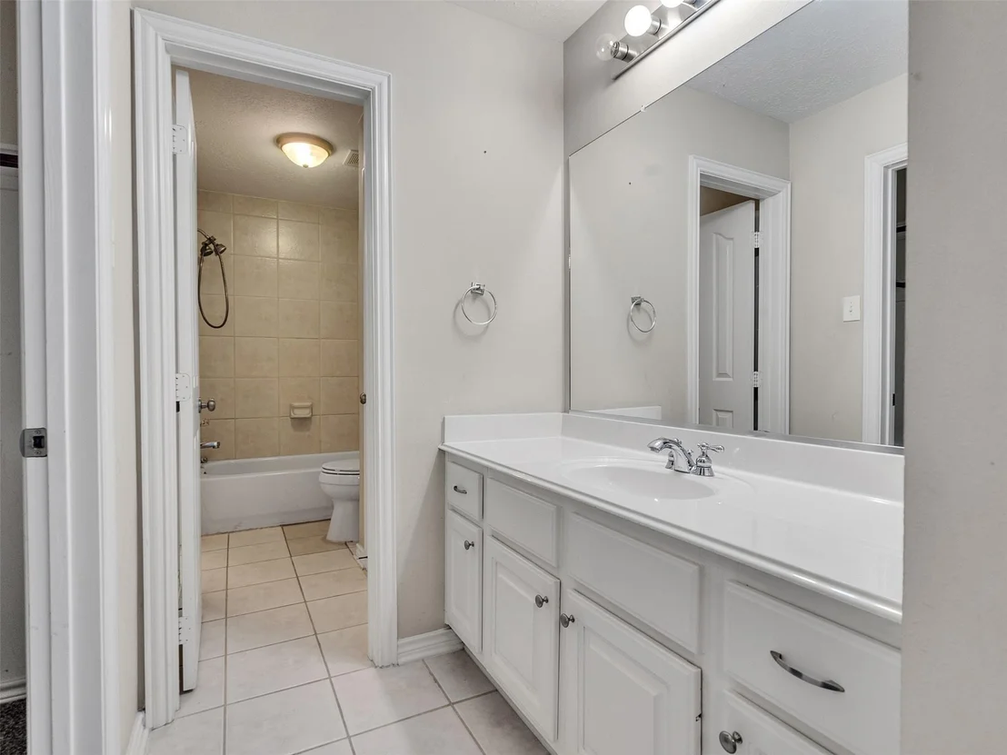 Photo of 2407 Beacon Pointe