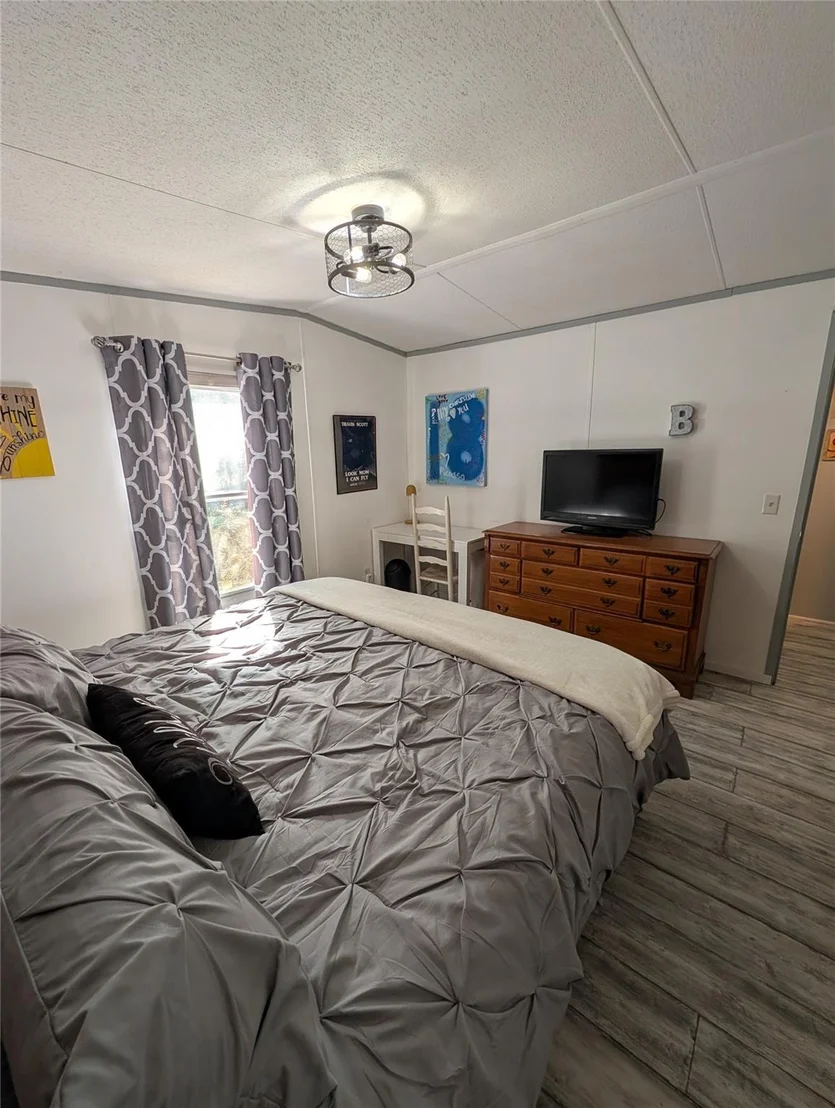 Photo of 346 Lakeside Circle