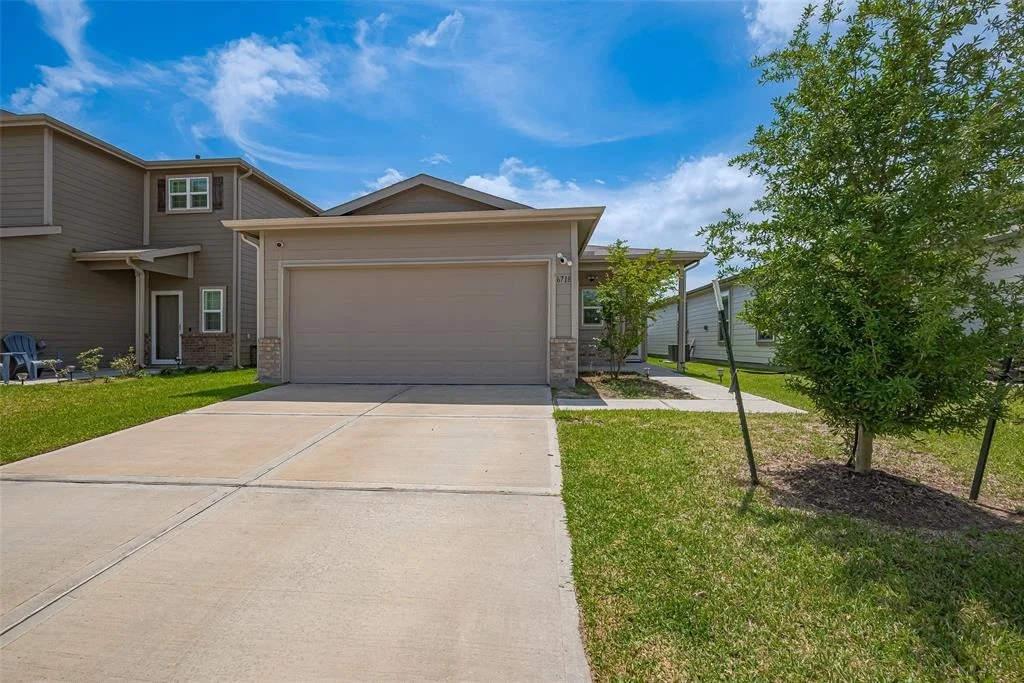 Photo of 6718 Forbes Run Drive