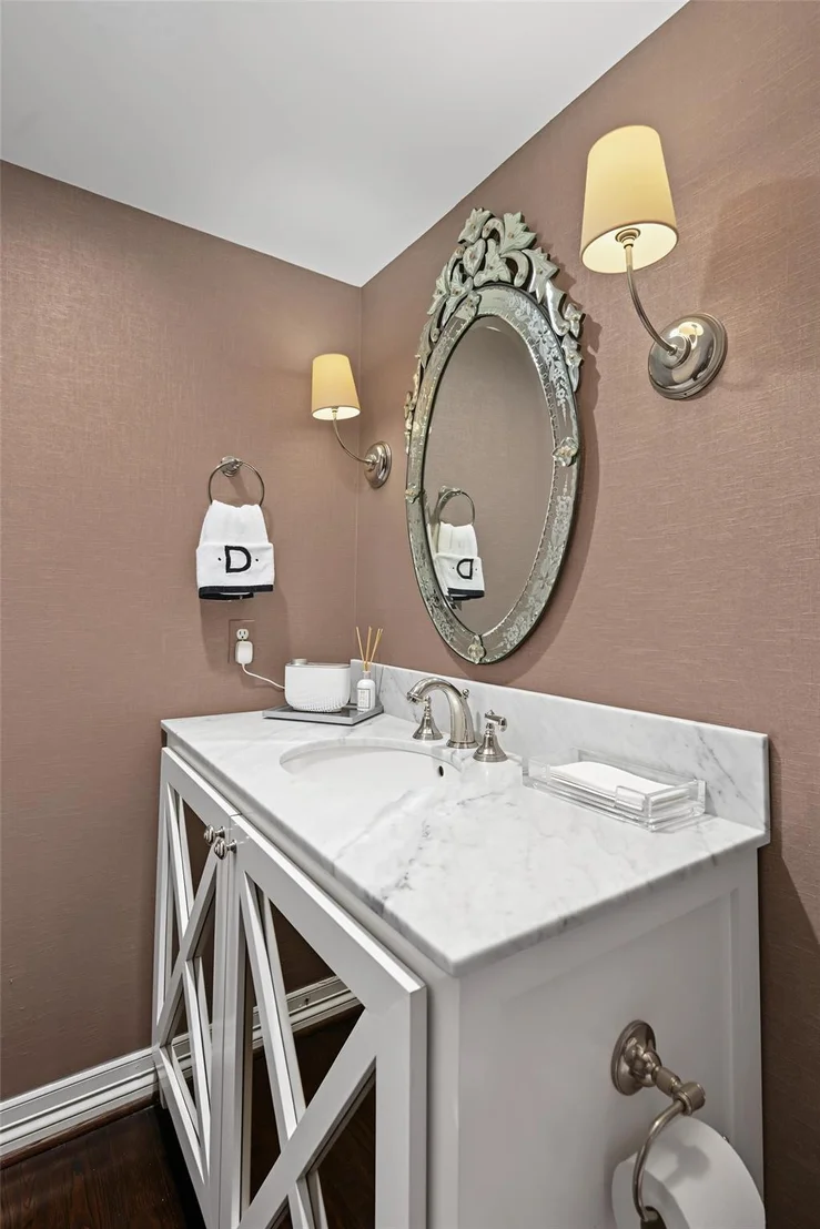 Photo of 3110 Plumb