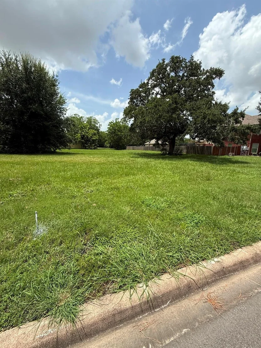 Photo of 1611 Airline Drive