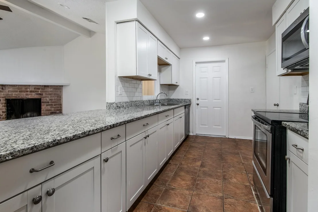 Photo of 9707 Whitepost Lane