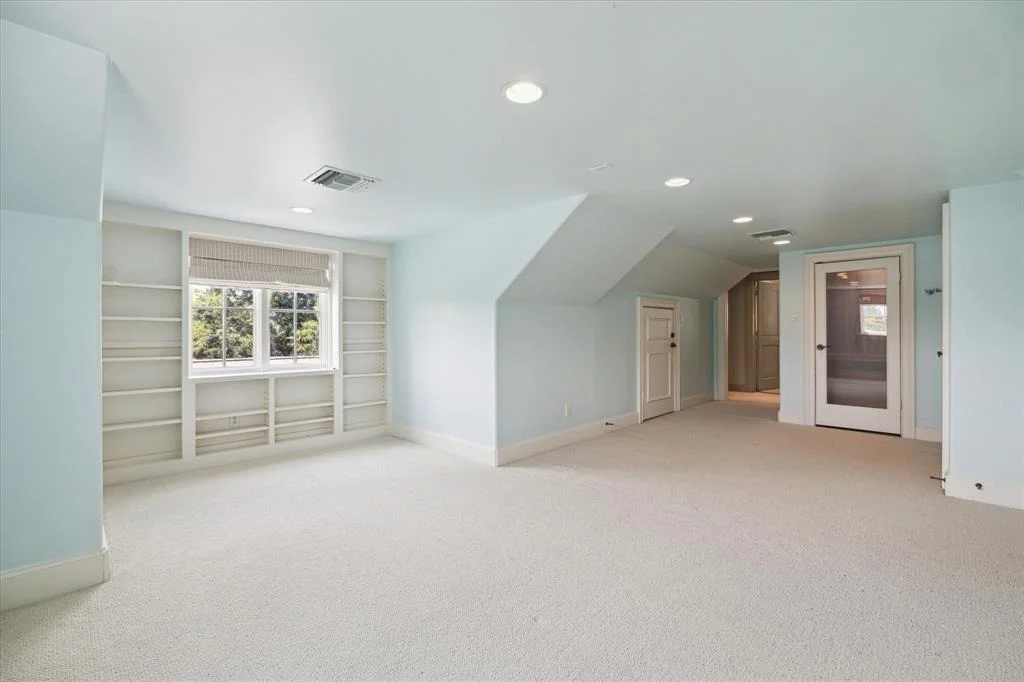 Photo of 3019 Sunset Boulevard
