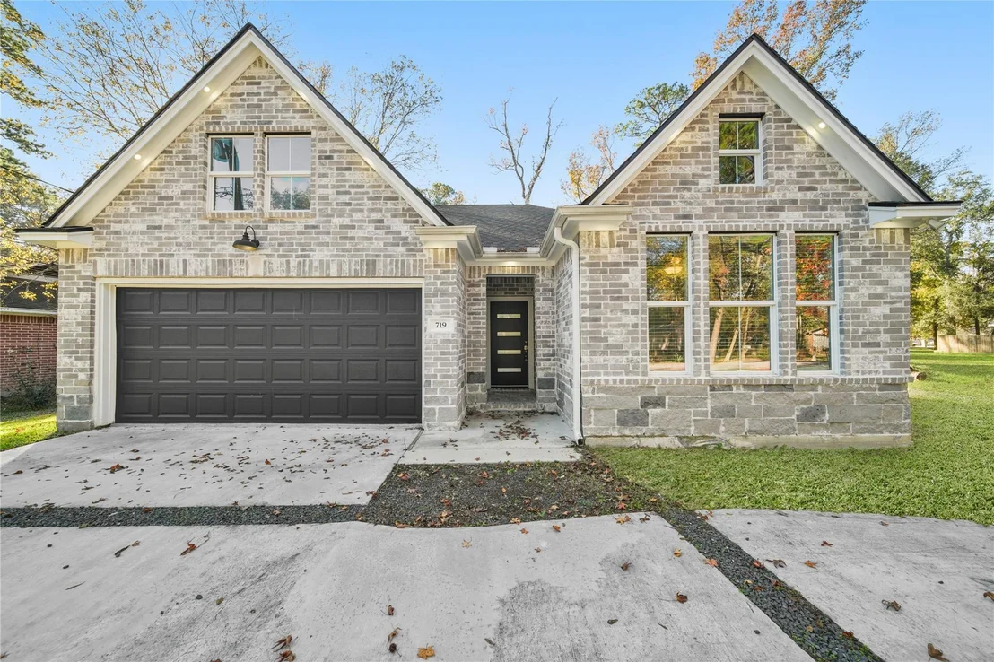 Photo of 719 Moose Drive
