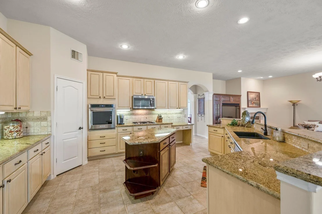 Photo of 6615 Haughton Drive