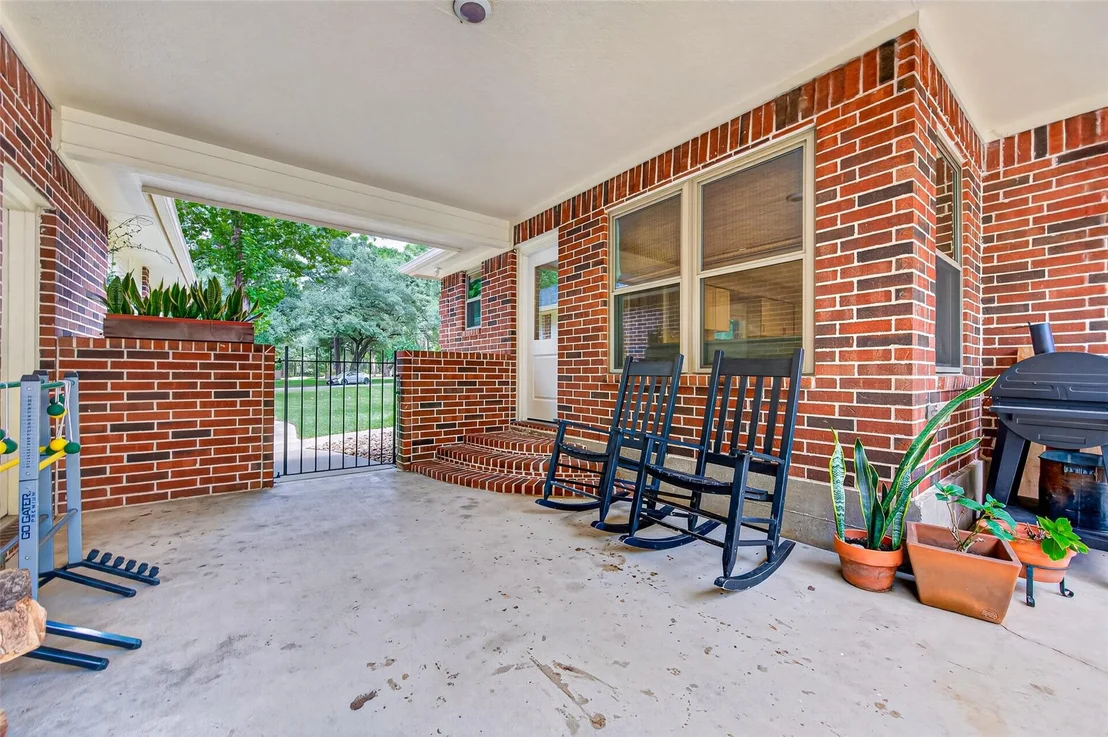 Photo of 18903 Grosbeak Lane