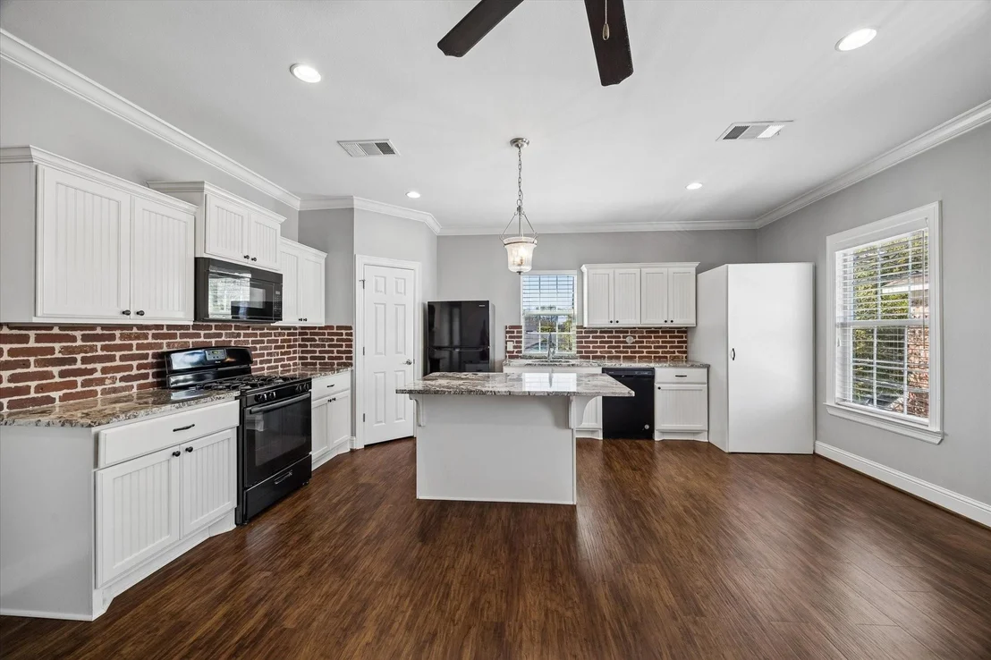 Photo of 3401 Palm Street