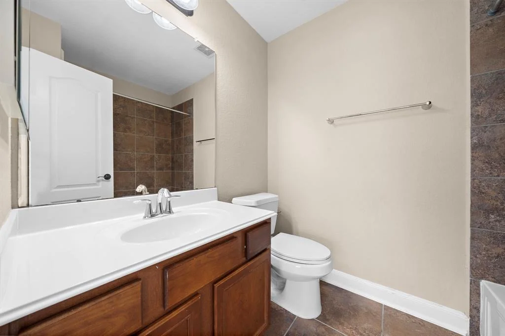 Photo of 208 Bailey Brook Lane
