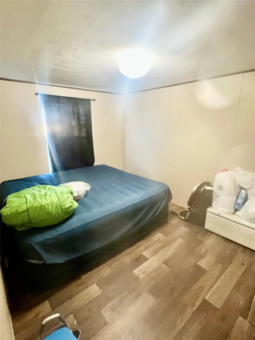 Photo of 1160 Road 5701