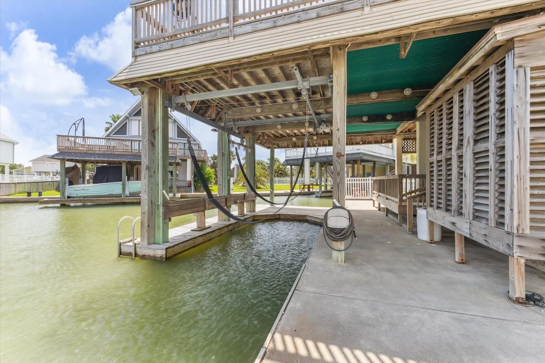 Photo of 1339 Outrigger