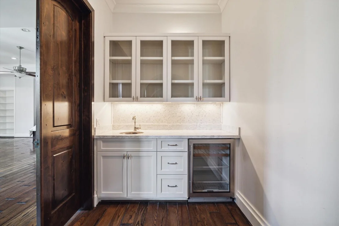 Photo of 5556 Lynbrook Drive