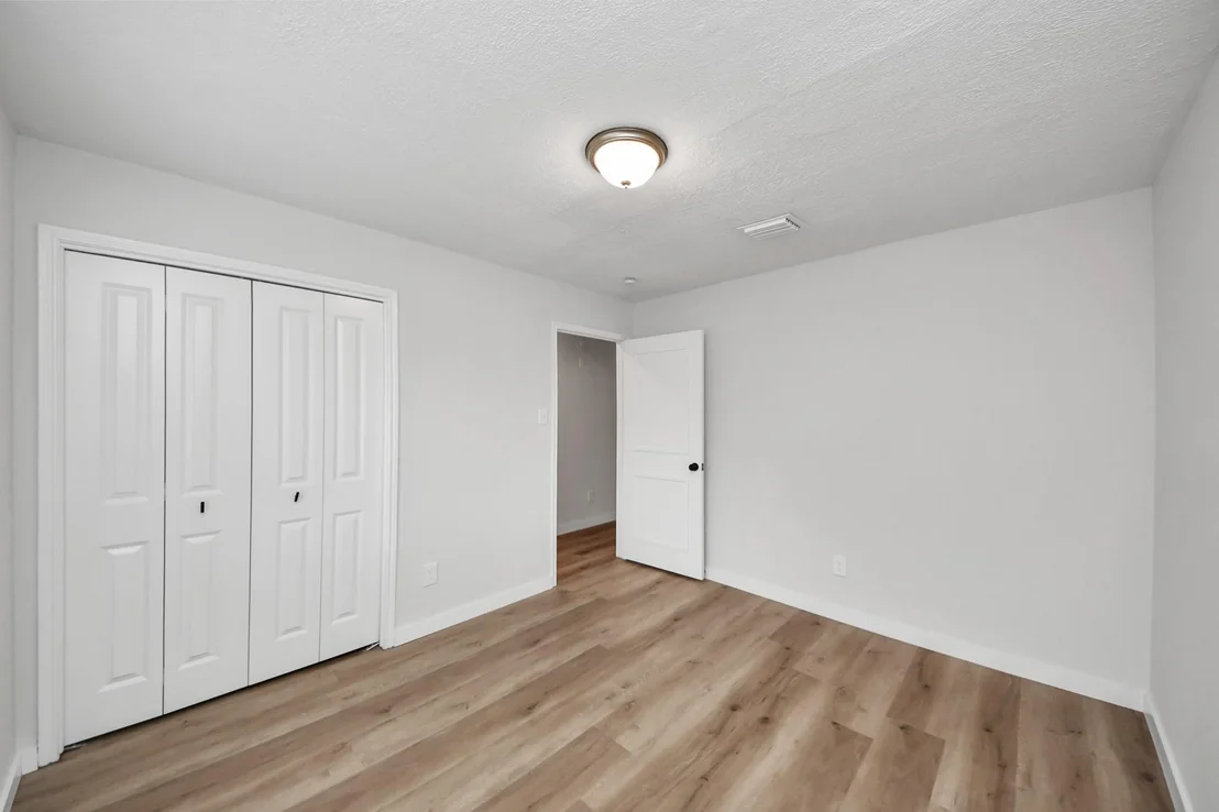 Photo of 718 Land Grant Drive
