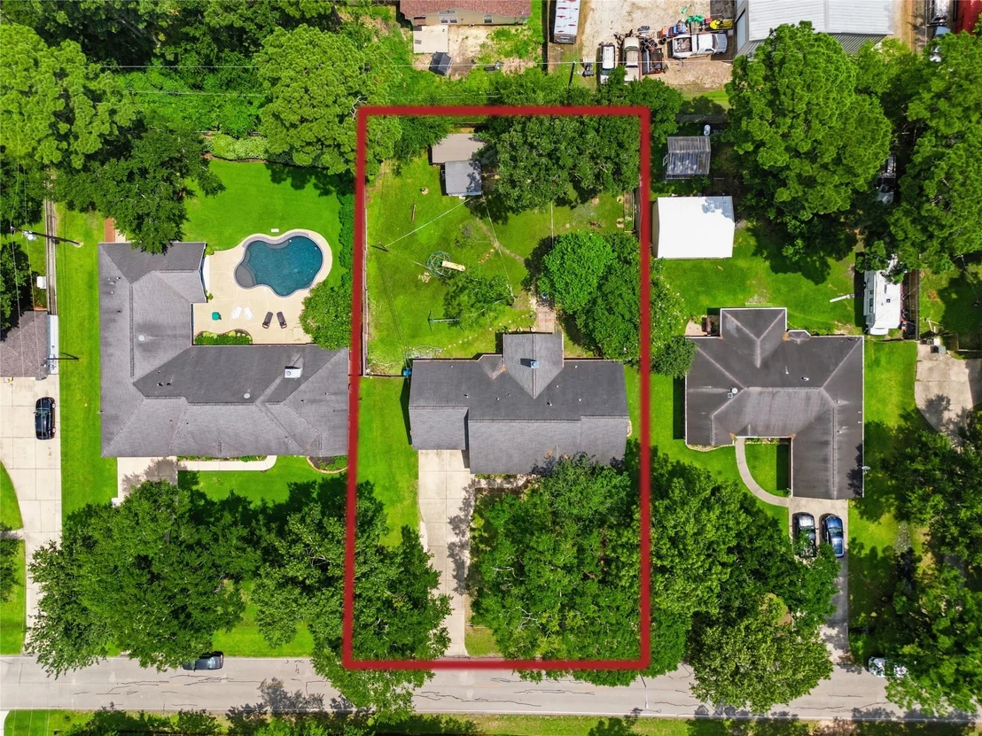 Photo of 423 E Oak Hill Drive