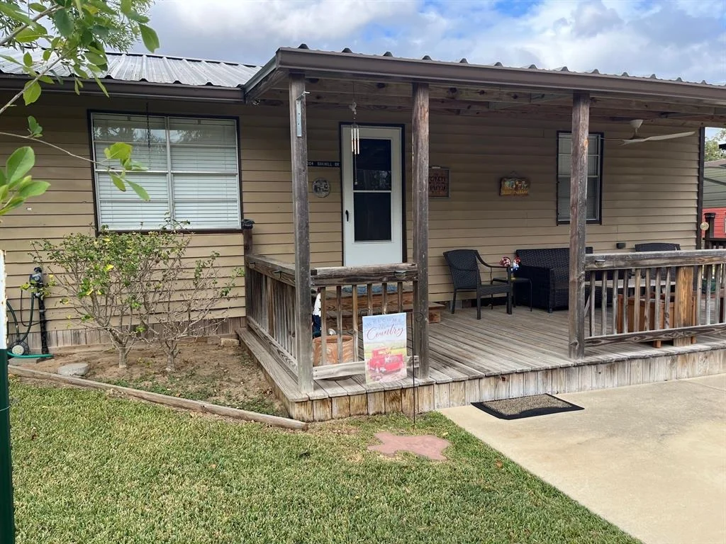Photo of 302 Oak Hill Drive