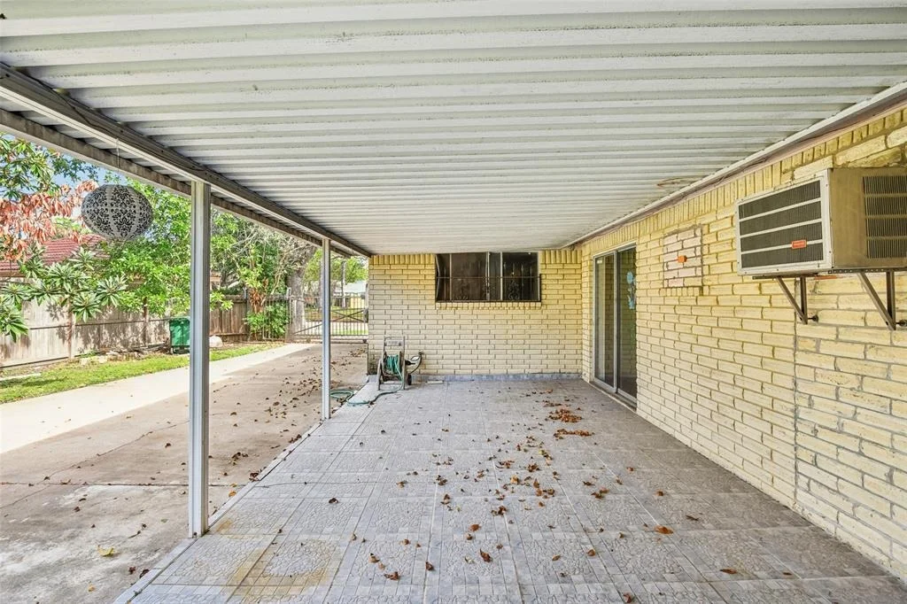 Photo of 5502 Moss Glenn Lane