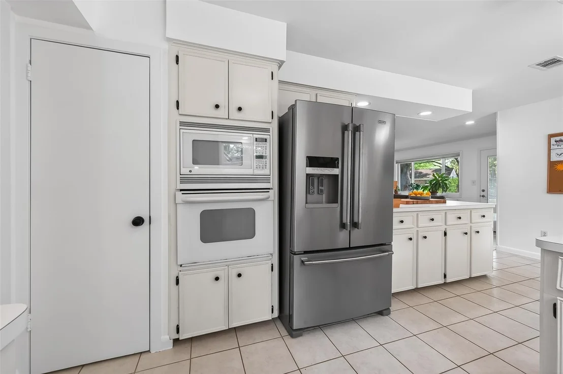 Photo of 5715 Claridge Drive