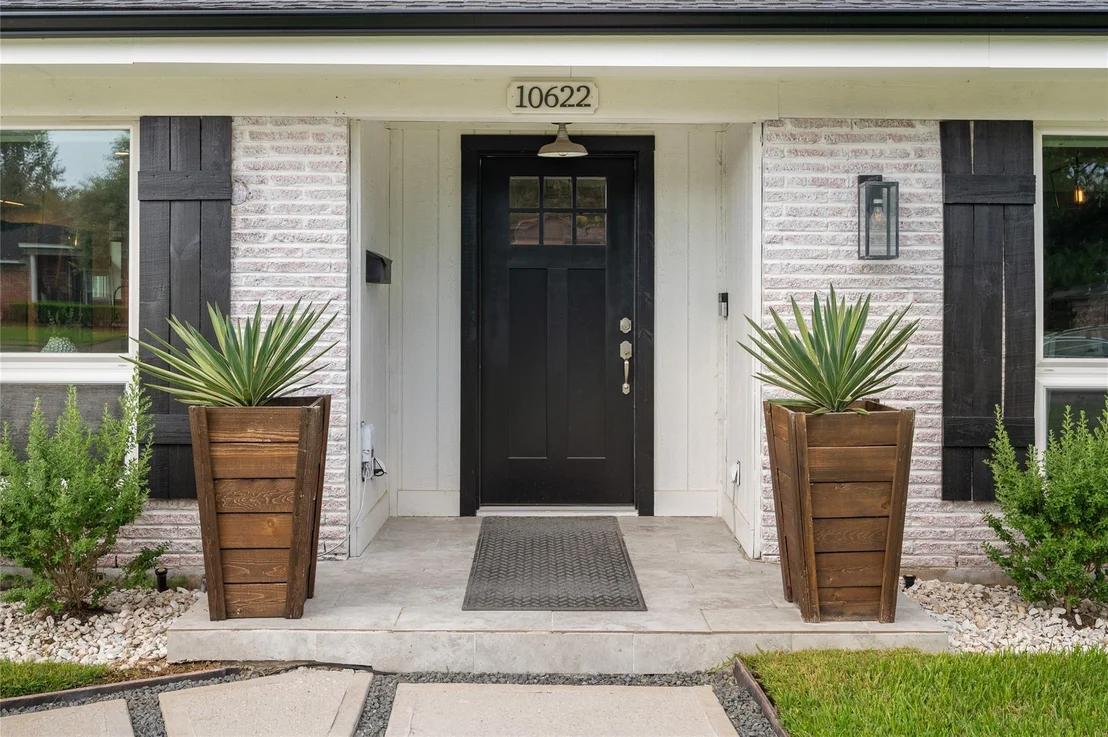 Photo of 10622 Riverview Drive