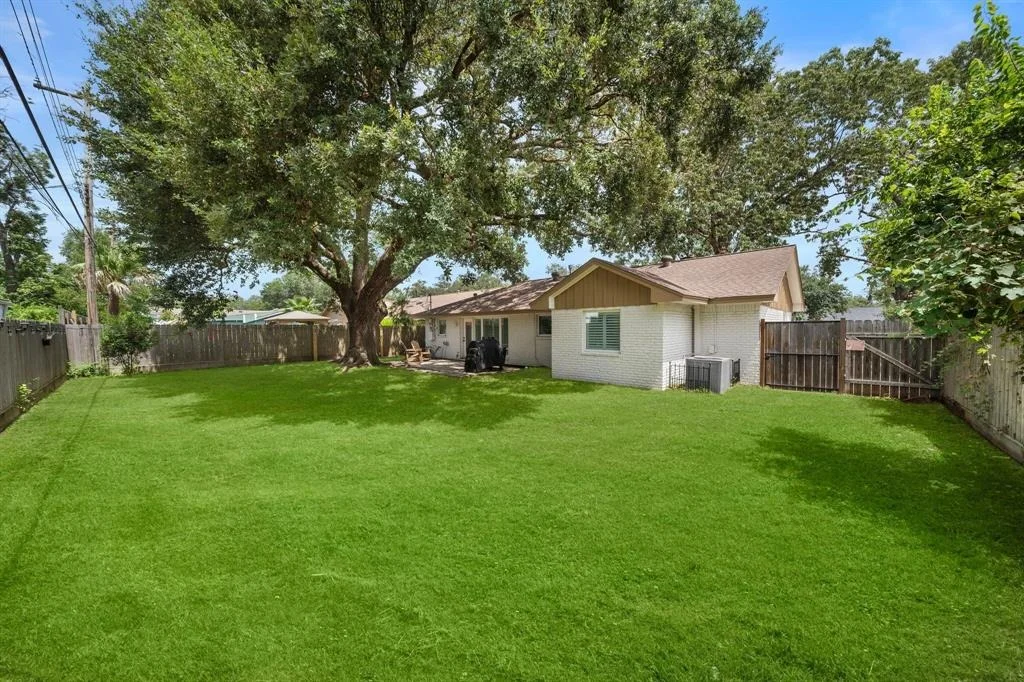Photo of 5319 Saxon Drive