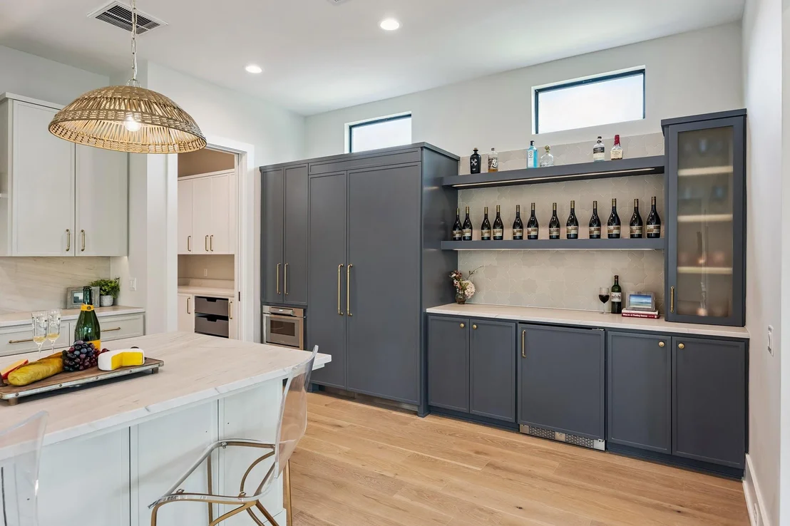 Photo of 2214 Chantilly Lane