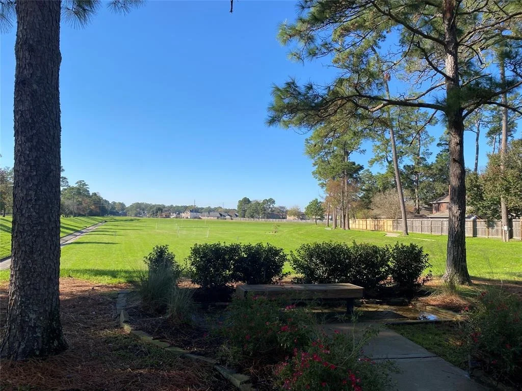 Photo of 11806 Lake Grove Bend Road