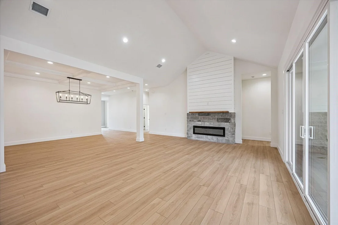 Photo of 3134 W Tower
