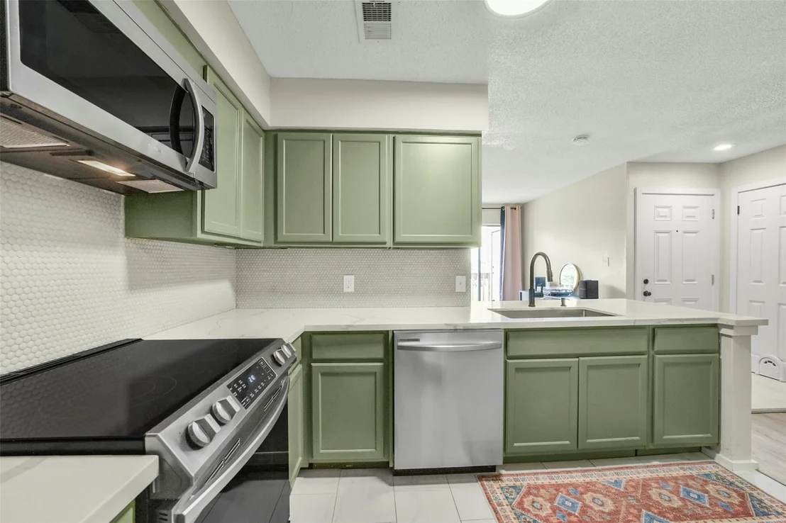 Photo of Unit 258C at 2501 Gulf Freeway