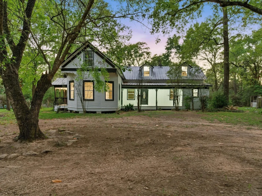 Photo of 16958 Cedar Road