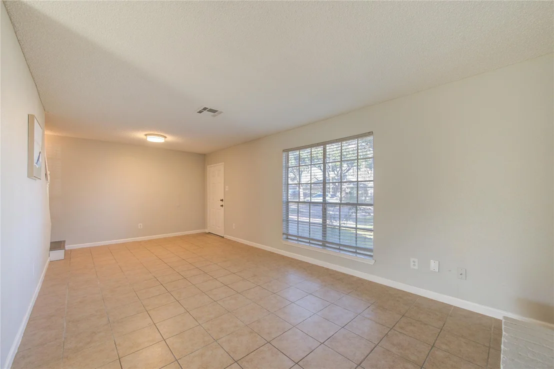 Photo of 6910 Navidad Road