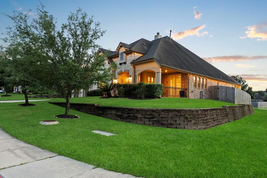 Photo of 902 Holly Chapple Drive