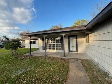 Photo of 4220 Redwood Drive