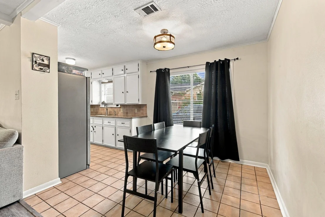 Photo of 3800 Windridge Drive